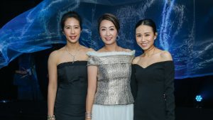 Ms Annie Kao、東華三院總理Mrs Emmi Ng、Ms Man Man Lai